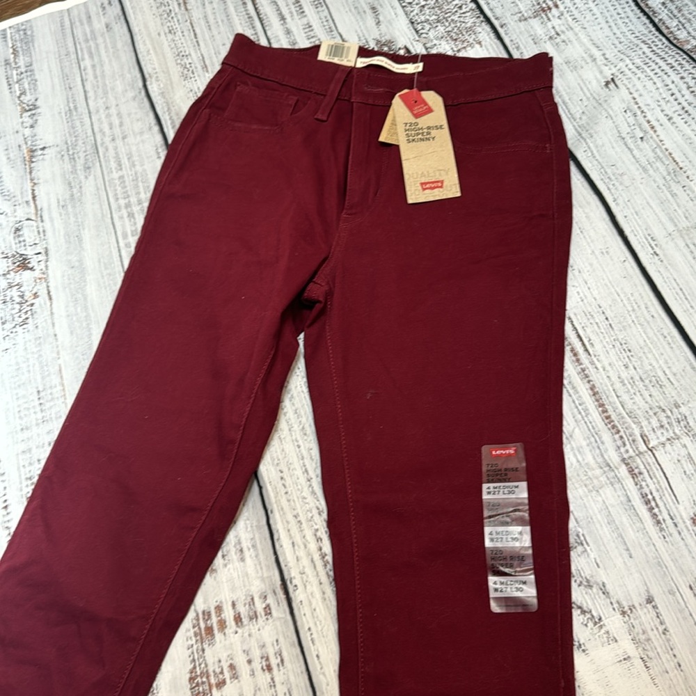 NWT Levi’s 720 Maroon High Rise Skinny Jeans - size 4 W27/L30 - Picture 3 of 4